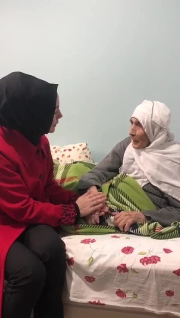 100 yaşındaki Elif teyzeden Cumhurbaşkanı Recep Tayyip Erdoğan’a hayır duası
