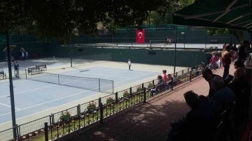 14 yaş tenis şampiyonları Zonguldak’ta nefes kesti
