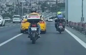 15 Temmuz Şehitler Köprüsünde taksi ile motosikletlinin kavgası kamerada