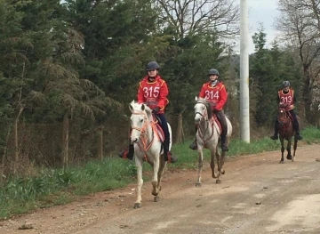 17 kulüpten 65 sporcu atlı dayanıklılıklarını konuşturdu
