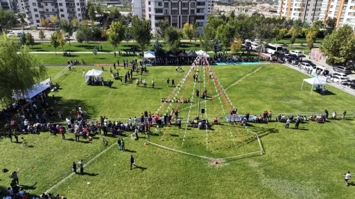 19. Uluslararası Turgut Özal Karakucak Güreşleri coşkulu bir törenle başladı
