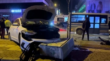 Bursa’da 2 otomobil çarpıştı: 6 yaralı