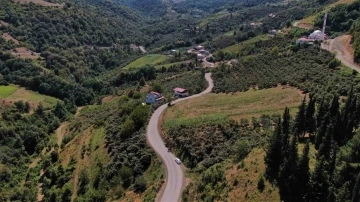 40 yıllık yol sorununa neşter
