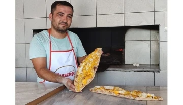 400 yıldır hazırlanan pideler 8 saatte tükeniyor
