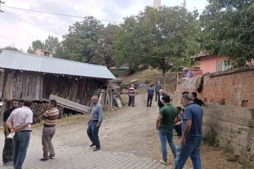 5 metre yükseklikten düşen traktörün altında kalan kadın hayatını kaybetti
