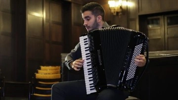 5 yaşındayken akordiyonla tanışan Bosna Hersekli genç, 75. Dünya Kupası'nda şampiyon oldu