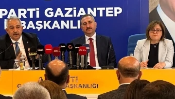 Abdulhamit Gül’den Kılıçdaroğlu’na “Yenilen pehlivan güreşe doymazmış”
