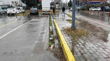 Açık otopark alanında mazgallar çalındı, vatandaşlar isyan etti
