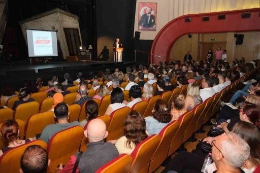 Adana Büyükşehir Belediyesi 9. Şehir Tiyatroları Festivali başladı.
