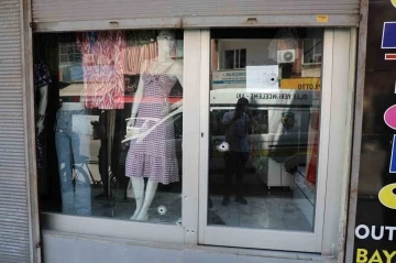 Adana’da kadın giyim mağazasına silahlı saldırı
