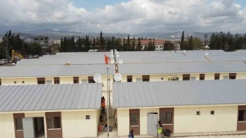 Adıyaman’da geçici prefabrik konutların teslimatına başlandı
