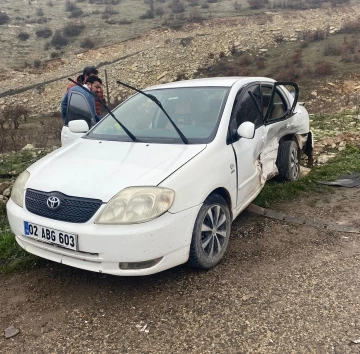 Adıyaman’da iki otomobil çarpıştı: 6 yaralı
