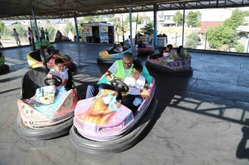 Adıyaman’da yetim çocuklar lunaparkta gönüllerince eğlendi
