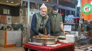 Adıyaman esnafı depremin ardından yeniden tezgah başında