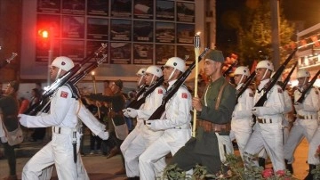 Afyonkarahisar'da Büyük Taarruz'un 101. yıl dönümü dolayısıyla fener alayı gerçekleştirild