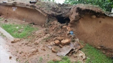 Afyonkarahisar'da sağanak etkili oldu