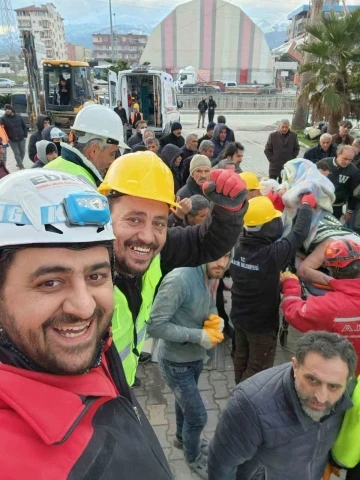 Ağabey-kardeş omuz omuza 17 canın kurtarılmasına yardımcı oldu
