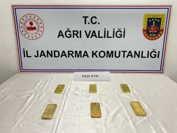 Ağrı’da piyasa değeri 27 milyon 300 bin değerinde altın yakalandı
