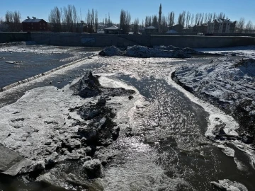 Ağrı’da soğuklar etkisini göstermeye devam ediyor
