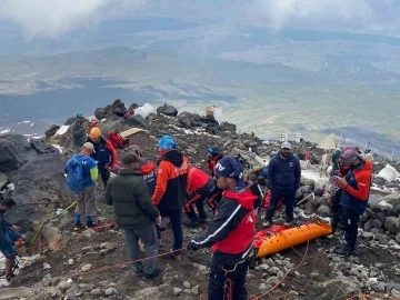  İranlı dağcının cenazesi dağdan indirildi