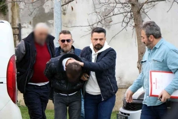 Ahşap sandıkta bulunan cesetle ilgili 2 şüpheli adliyede
