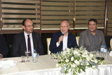 AK Parti Bursa İl Başkanı Davut Gürkan, partisinin il yöneticileriyle buluştu