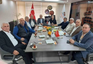 AK Parti’li Yılmaz, limon üreticileri ve sektör temsilcileri ile bir araya geldi
