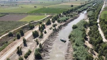 Akçay Çayı’nda hummalı çalışma
