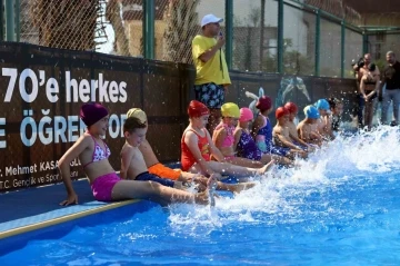 Akdeniz Belediyesinin yüzme kursları başladı
