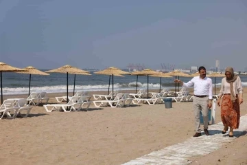 Akdeniz’in ilk halk plajı Karaduvar’da açıldı
