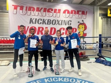 Akdenizli sporcular, Dünya Şampiyonasından madalyalarla döndü
