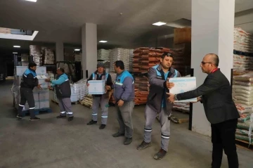 Alanya Belediyesi ramazan bereket paketlerinin dağıtımına başladı
