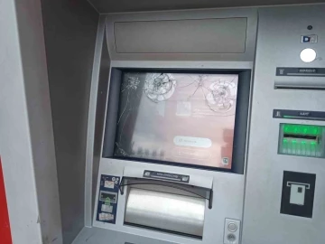 Alanya’da ATM’nin ekranına zarar verildi
