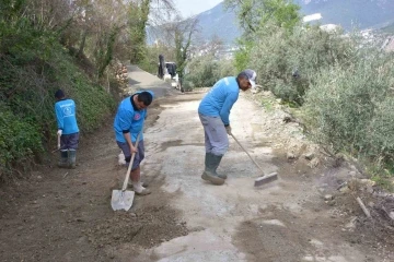 Alanya’da şarampol betonlama çalışması devam ediyor
