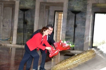 Alaşehir Belediyesinden kadınlara Anıtkabir ziyareti
