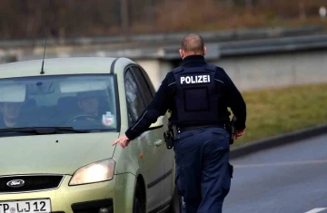 Almanya göçmen akınıyla mücadele için Polonya ve Çekya ile sınır kontrollerini artıracak
