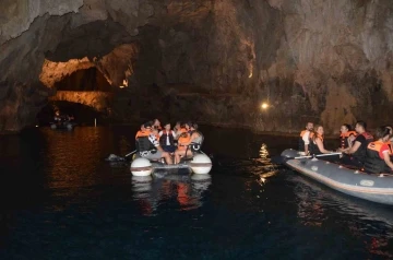 Altınbeşik Mağarası’nı bayram tatilinde 10 bin kişi ziyaret etti
