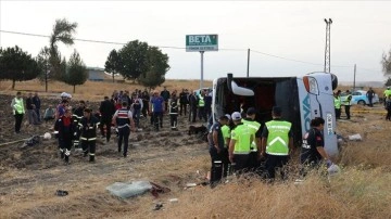 Amasya'da devrilen yolcu otobüsündeki 6 kişi öldü, 35 kişi yaralandı