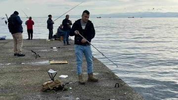 Amatör balıkçıların hafta sonu mesaisi
