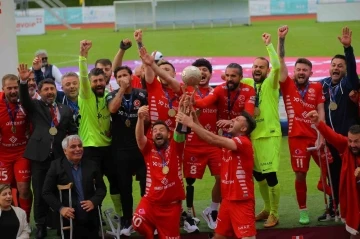 Ampute Milli Takımı, şampiyonluk kupasını aldı
