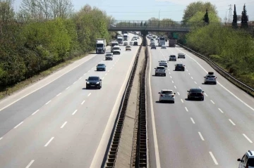 Anadolu Otoyolu Sakarya geçişinde akıcı bayram trafiği
