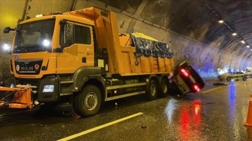 Anadolu Otoyolu'nda zincirleme trafik kazasında 1 kişi öldü, 3 kişi yaralandı