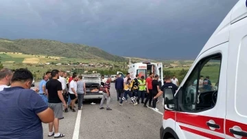 Ankara’da 3 araç birbirine girdi: 10 kişi yaralandı
