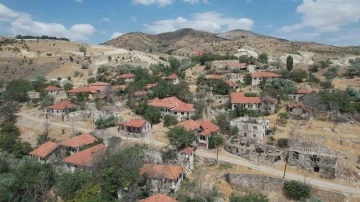 Ankara’nın yanı başında terk edilmiş ıssız bir köy: Kayı köyü
