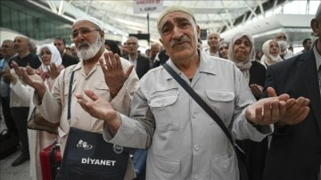 Ankara'dan ilk hac kafilesi dualarla uğurlandı