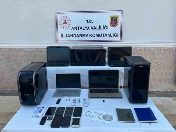 Antalya’da bilişim dolandırıcısı 6 şüpheli yakalandı
