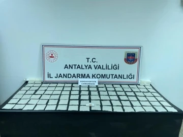 Antalya’da jandarma tarafından 100 bin kullanımlık uyuşturucu hap ele geçirildi
