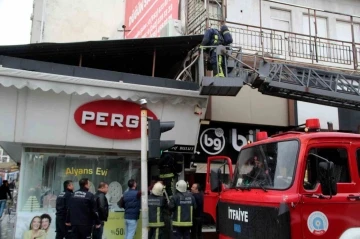 Antalya’da kuyumcuda yangın paniği
