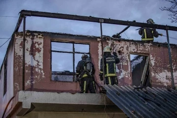 Antalya’da müstakil ev alev topuna döndü
