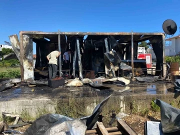 Antalya’da otel personelinin kaldığı yangında konteyner kullanılamaz hale geldi
